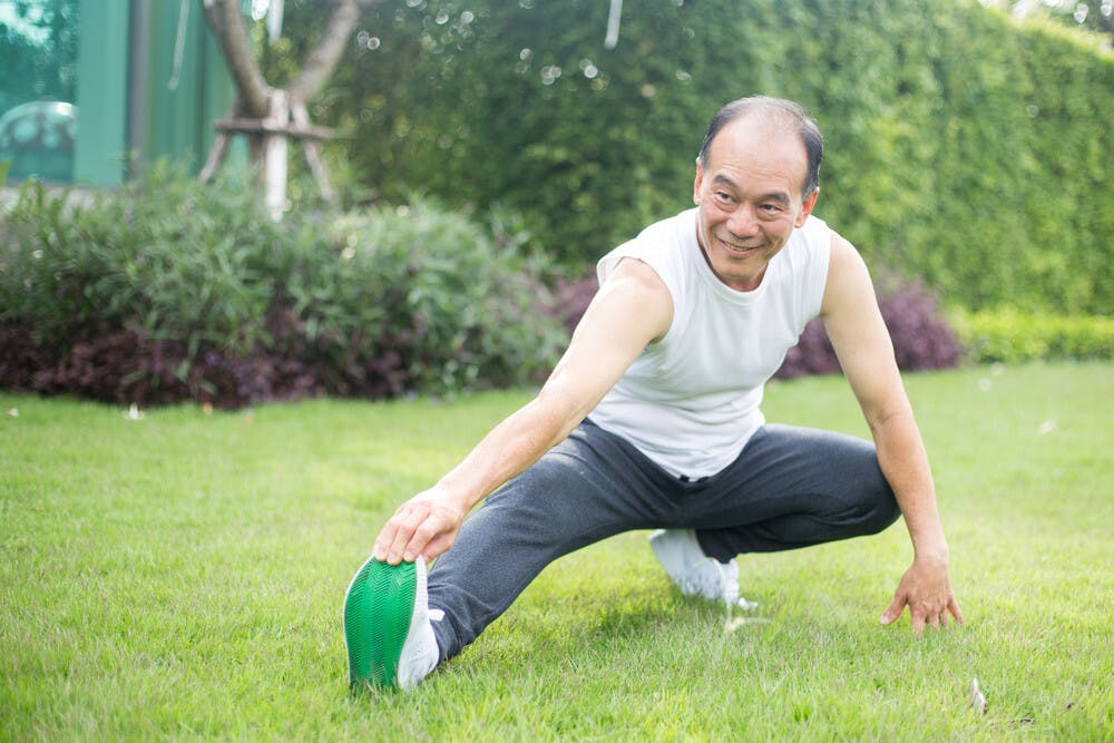 yoga-tai-nha-cho-nguoi-cao-tuoi