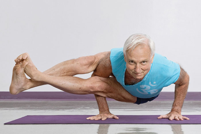 7 lợi ích của Yoga đối với người cao tuổi - giangyoga